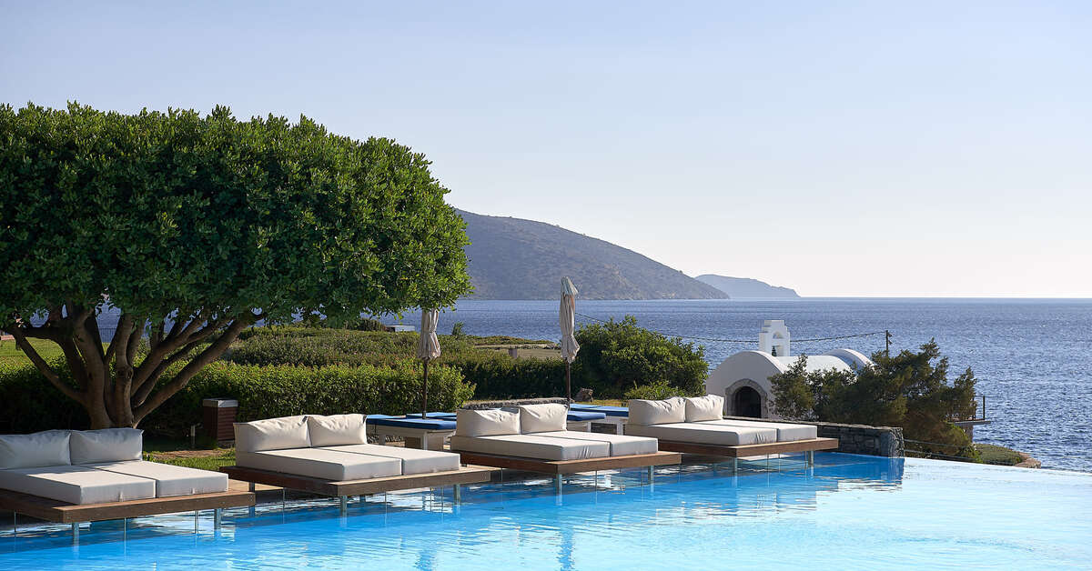 Een foto van het zwembad bij St. Nicolas Bay Resort