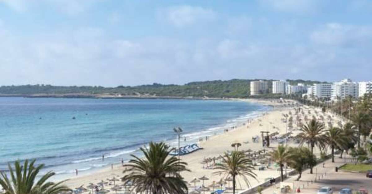 Ein Foto vom Strand beim Universal Hotel Bikini