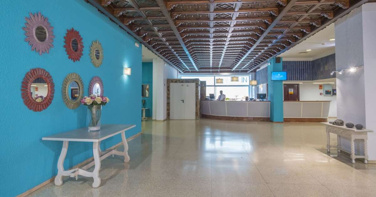 Een foto van het interieur van Checkin Concordia Playa