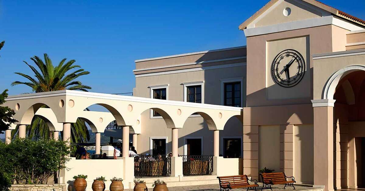 Een foto van de buitenkant van Roda Beach Resort & Spa