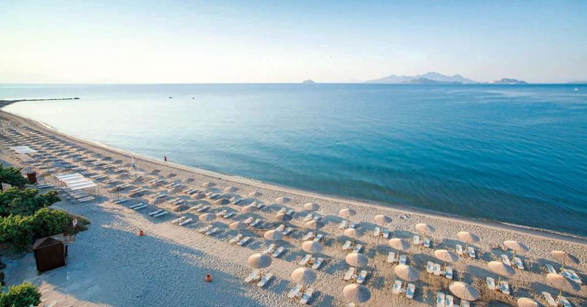Een foto van het strand bij Atlantica Belvedere Resort