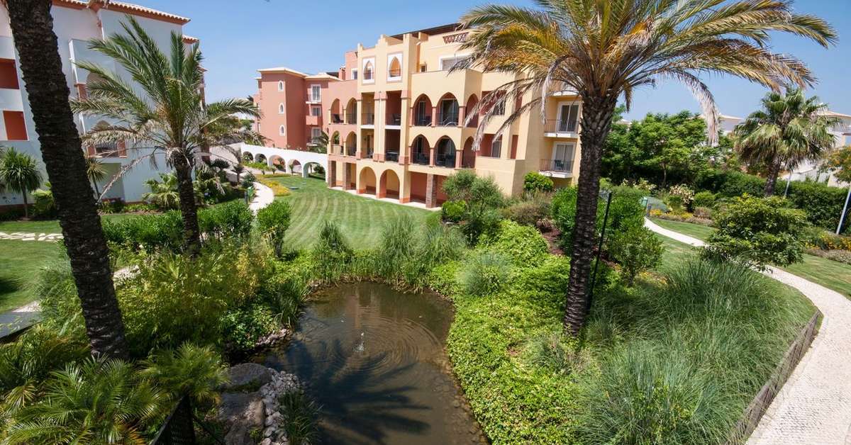 Een foto van de buitenkant van Jardim da Meia Praia