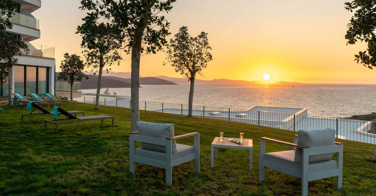 Een foto van het terras bij Le Meridien Bodrum Beach Resort