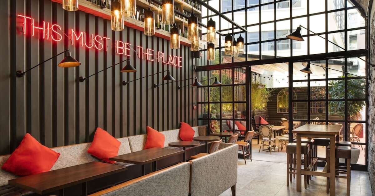 Een foto van The Address Connolly