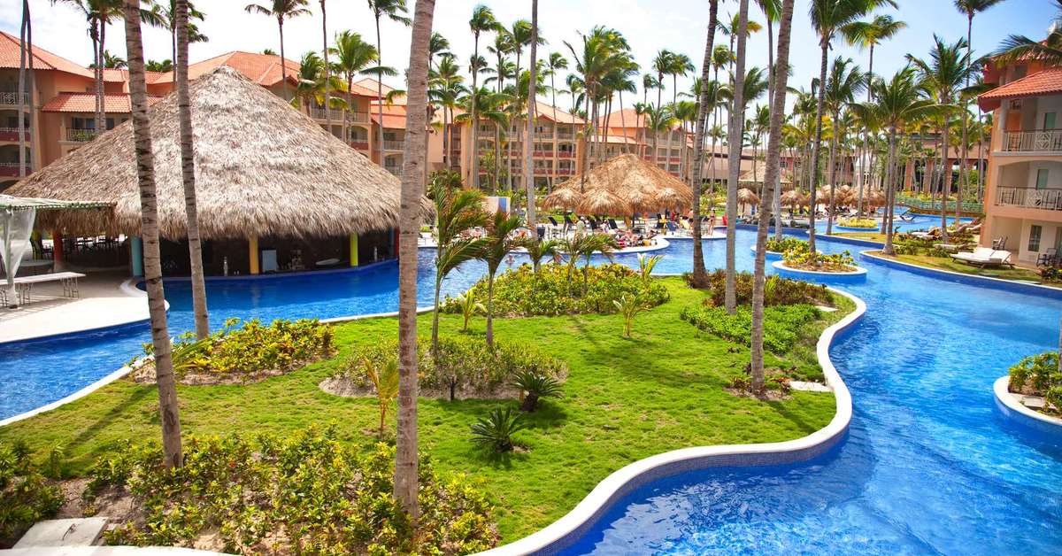 Een foto van het zwembad bij Hotel Majestic Elegance Punta Cana