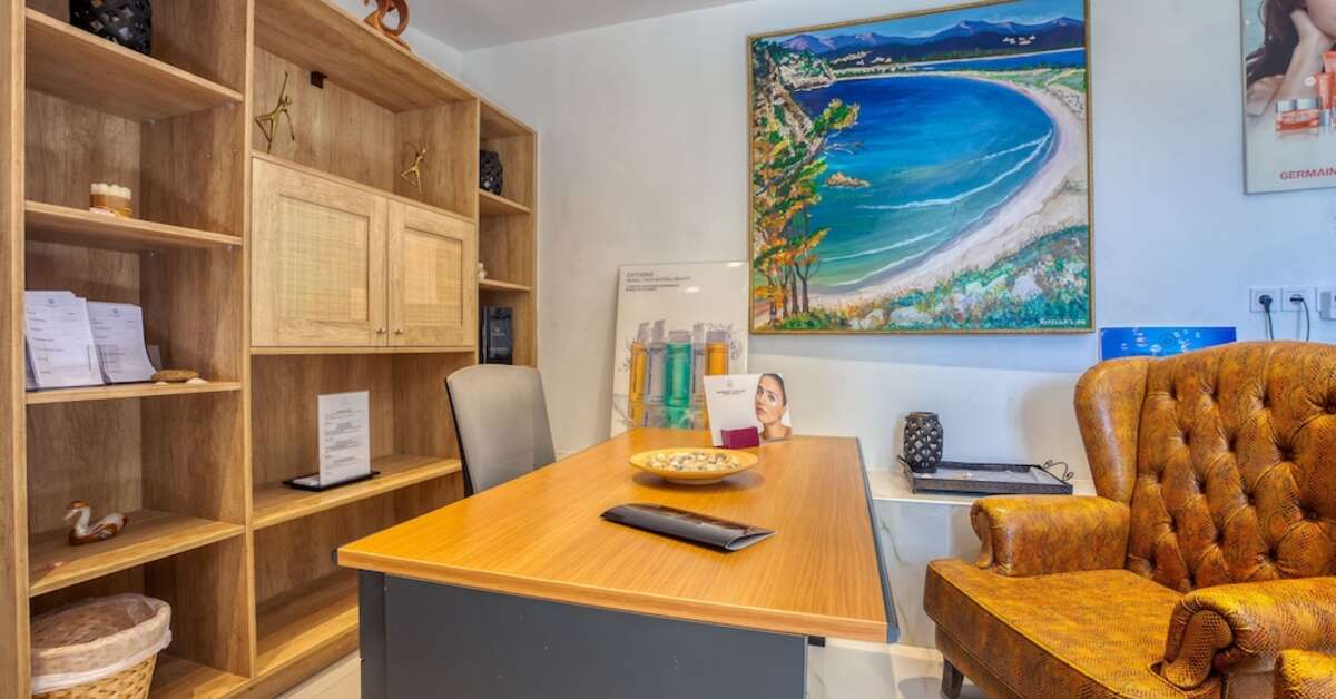 Een foto van het interieur van Elounda Water Park Residence Hotel