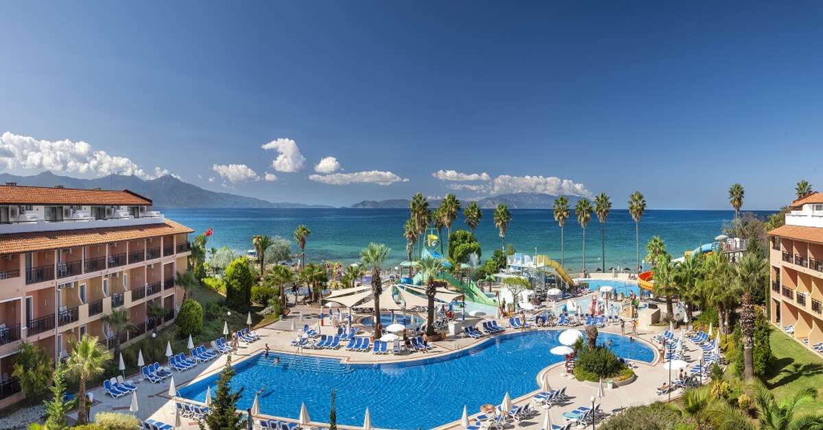 Een foto van het zwembad bij Ephesia Holiday Beach Club