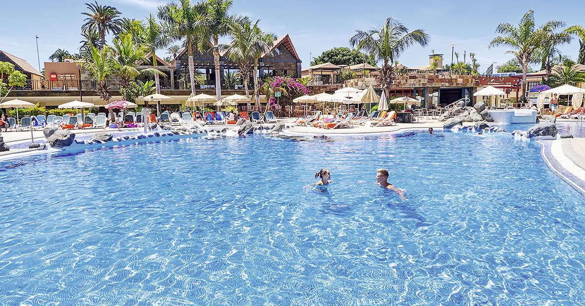 Een foto van het zwembad bij Allsun Hotel Esplendido