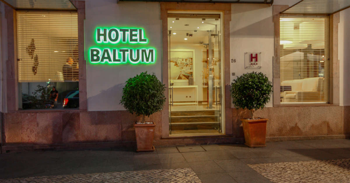 Een foto van de buitenkant van Hotel Baltum
