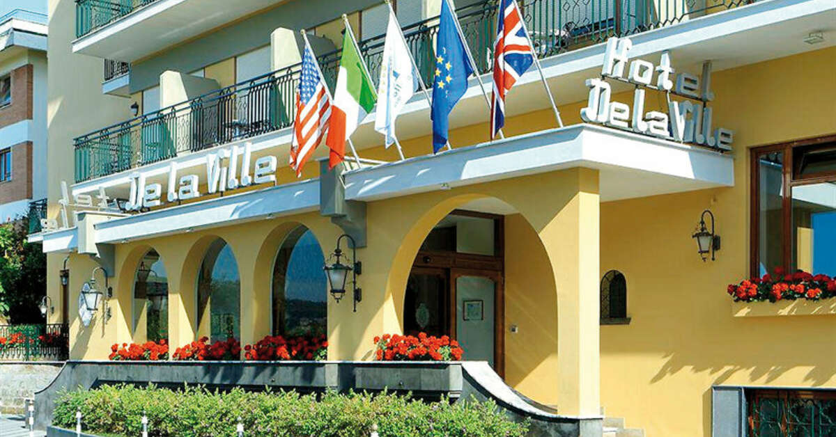 Ein Foto Grand Hotel De La Ville
