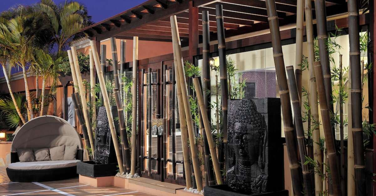 Een foto van het terras bij Green Garden Resort