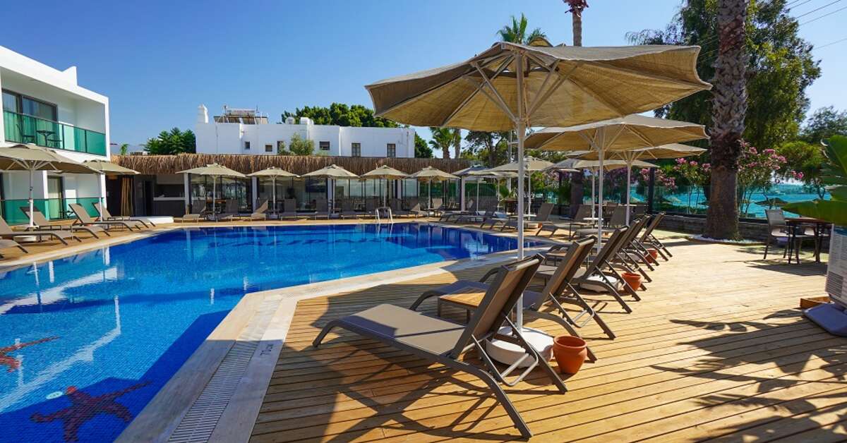 Een foto van het zwembad bij Yalipark Beach Hotel