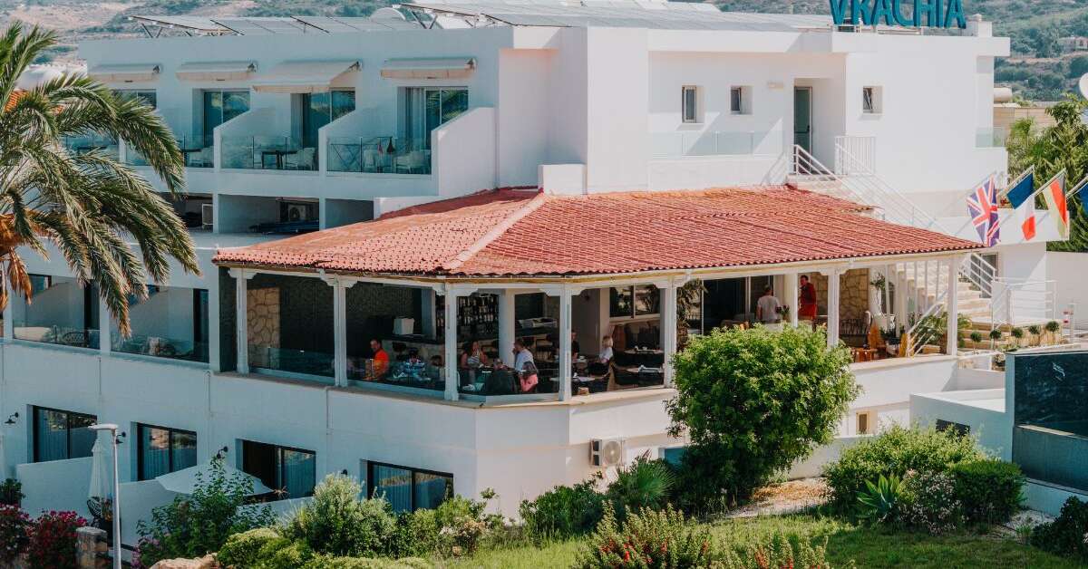 Een foto van Vrachia Beach Hotel & Suites