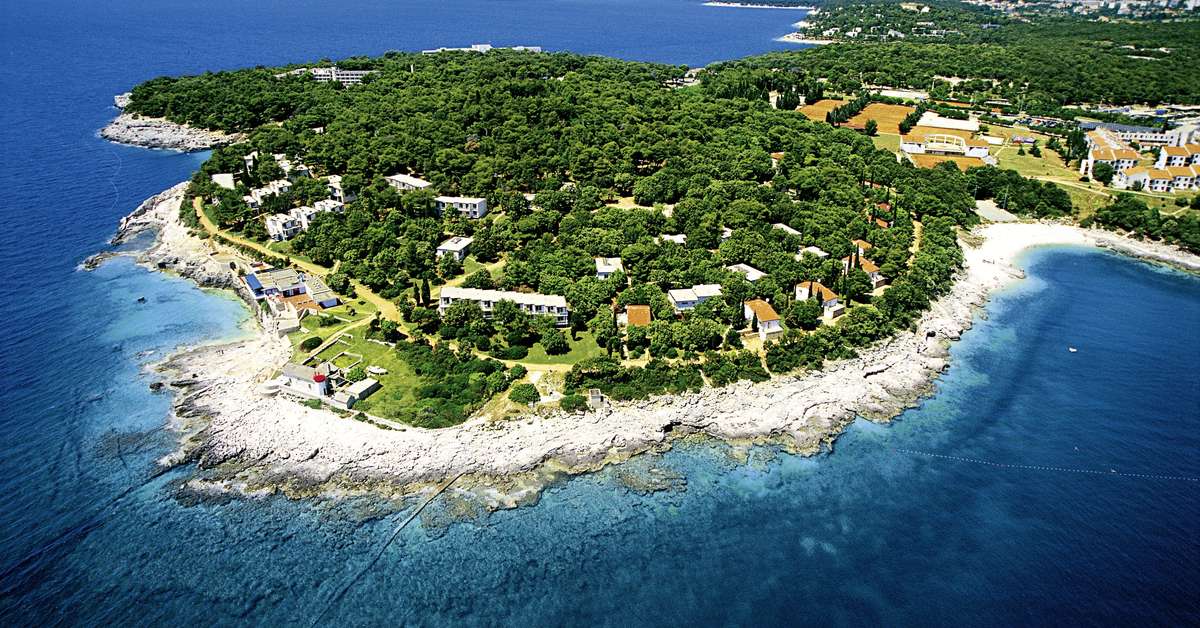 Een foto van de buitenkant van Verudela Beach & Villa Resort