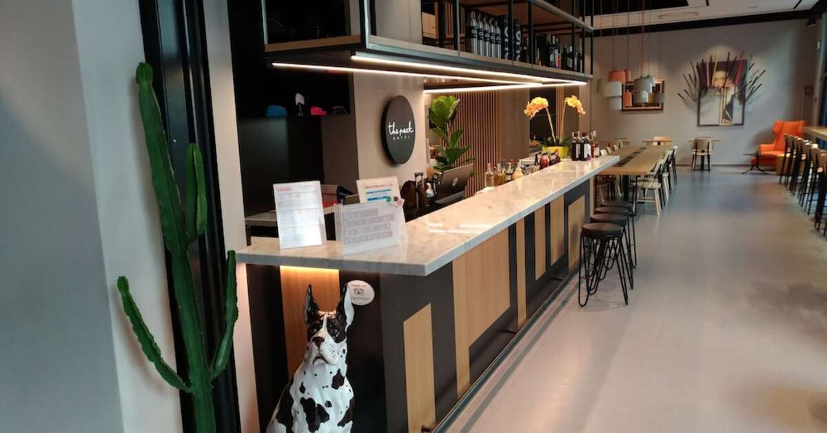 Een foto van The Poet Hotel