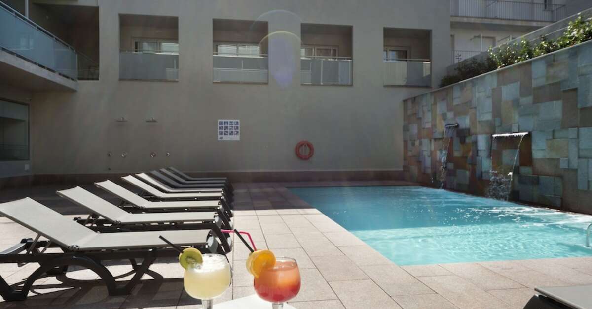 Een foto van het zwembad bij 4R Miramar Calafell