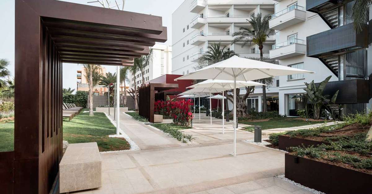 Een foto van het terras bij Pure Salt Garonda
