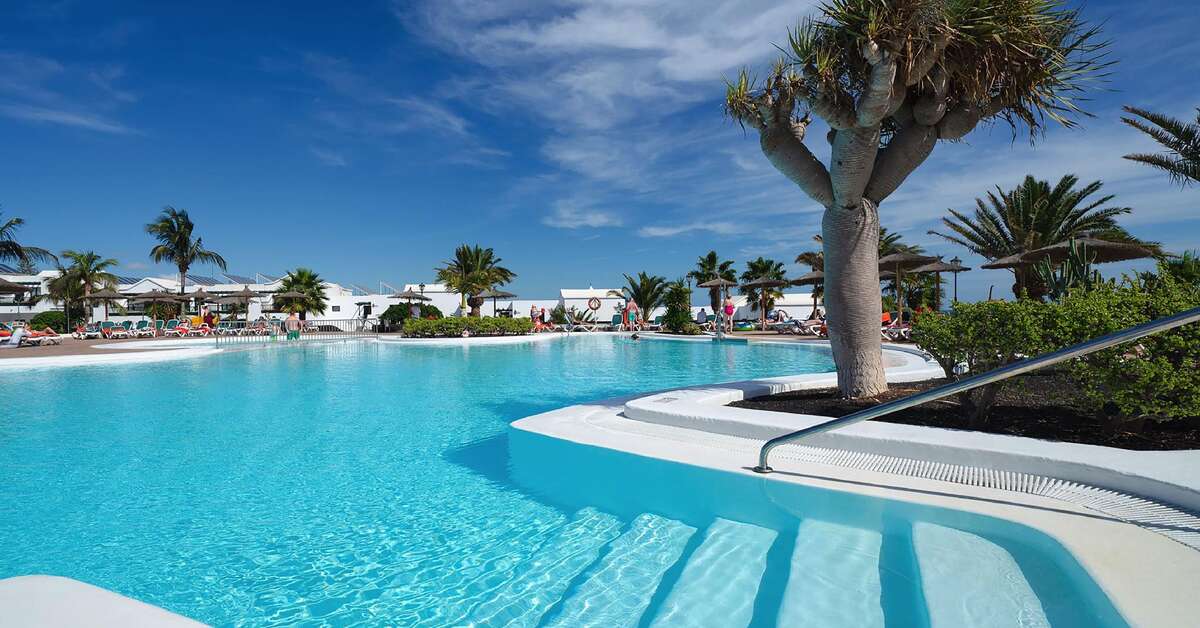 Ein Foto vom Pool im Ilunion Costa Sal Lanzarote 