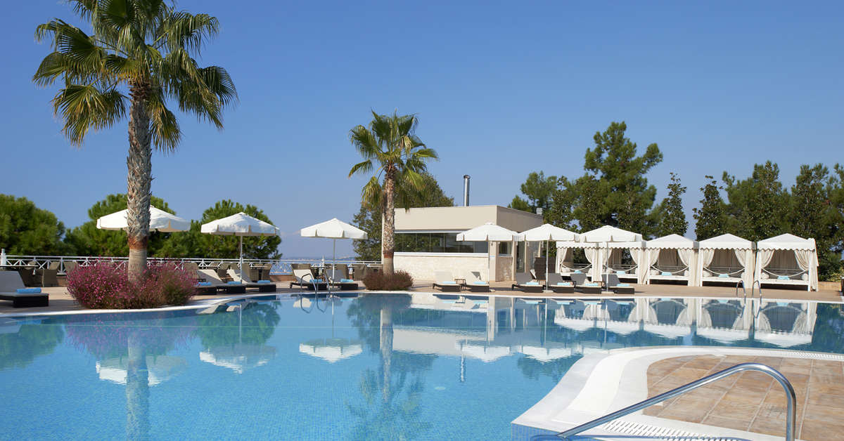 Een foto van het zwembad bij Pomegranate Welness Spa Hotel