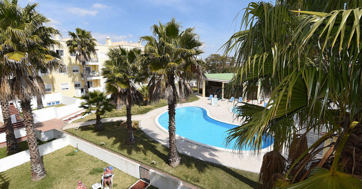 Ein Foto vom Pool im Praia Da Lota Apartments