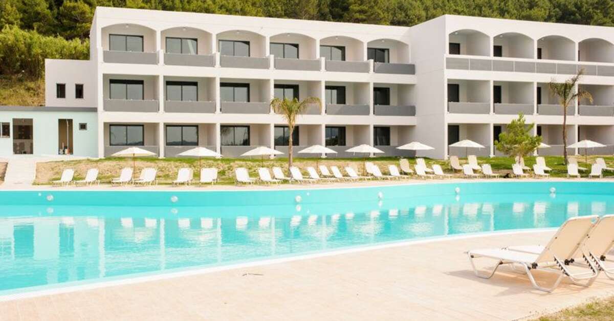 Een foto van het zwembad bij Evita Resort