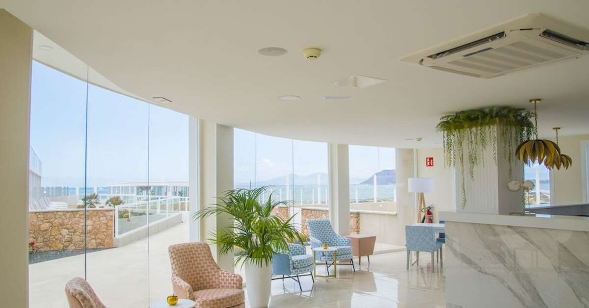 Ein Foto vom Innenbereich im Hotel Boutique Tao Caleta Mar