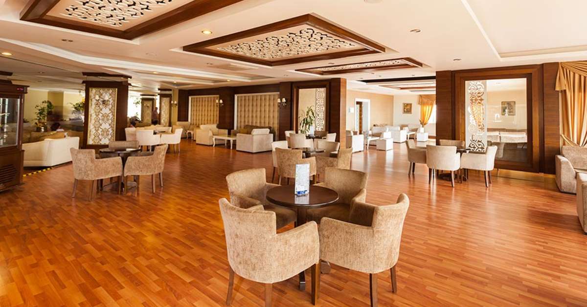 Een foto van het interieur van Hotel Iz Flower Side Beach