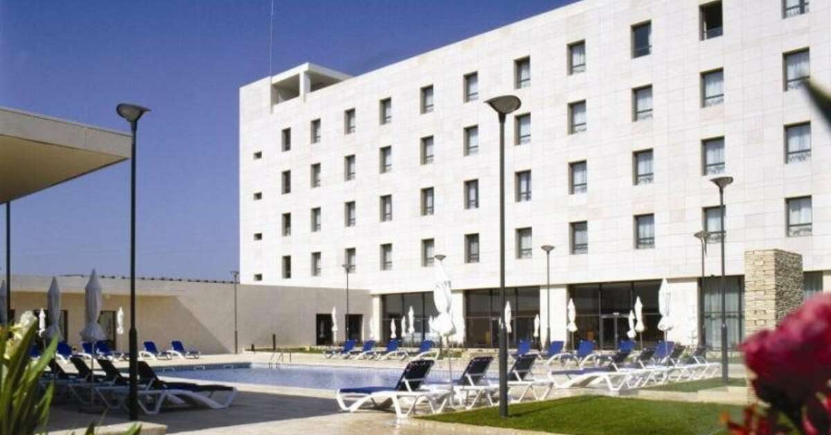 Een foto van het zwembad bij Vip Executive Santa Iria