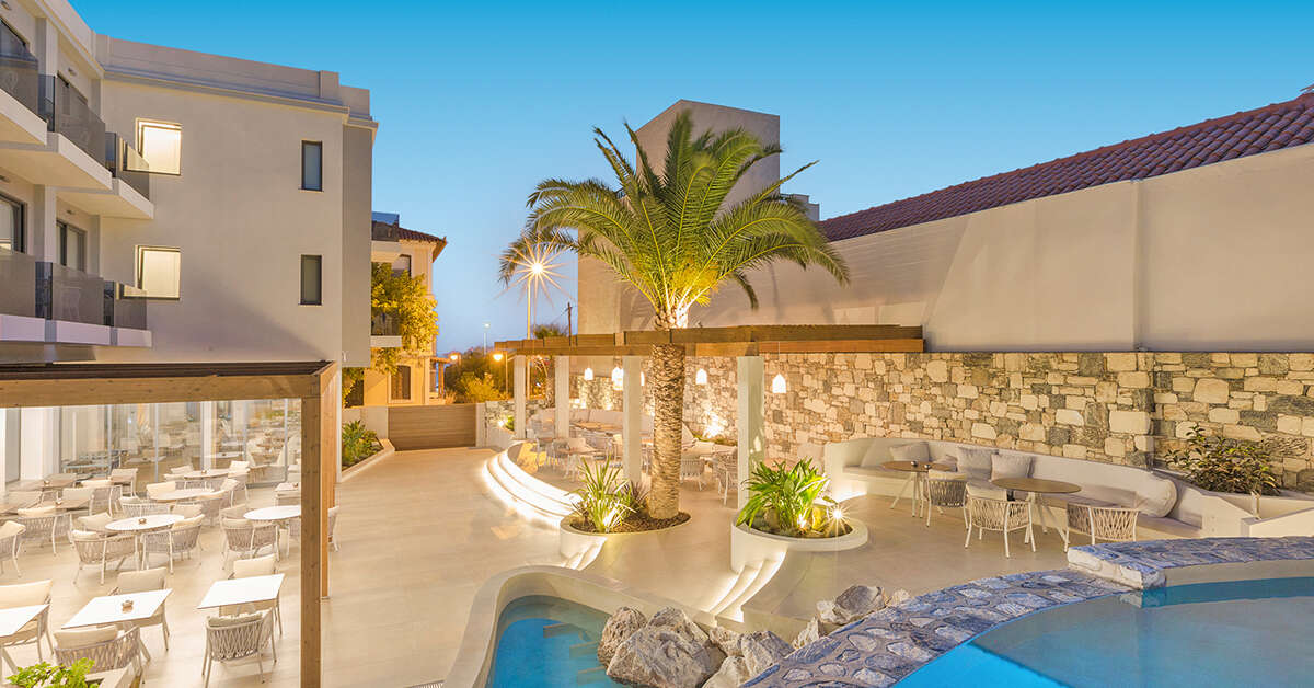 Een foto van het terras bij Samian Mare Hotel Suites & Spa