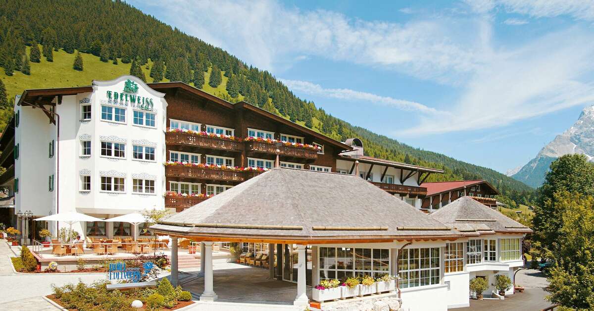 Een foto van een overzicht van Hotel Edelweiss