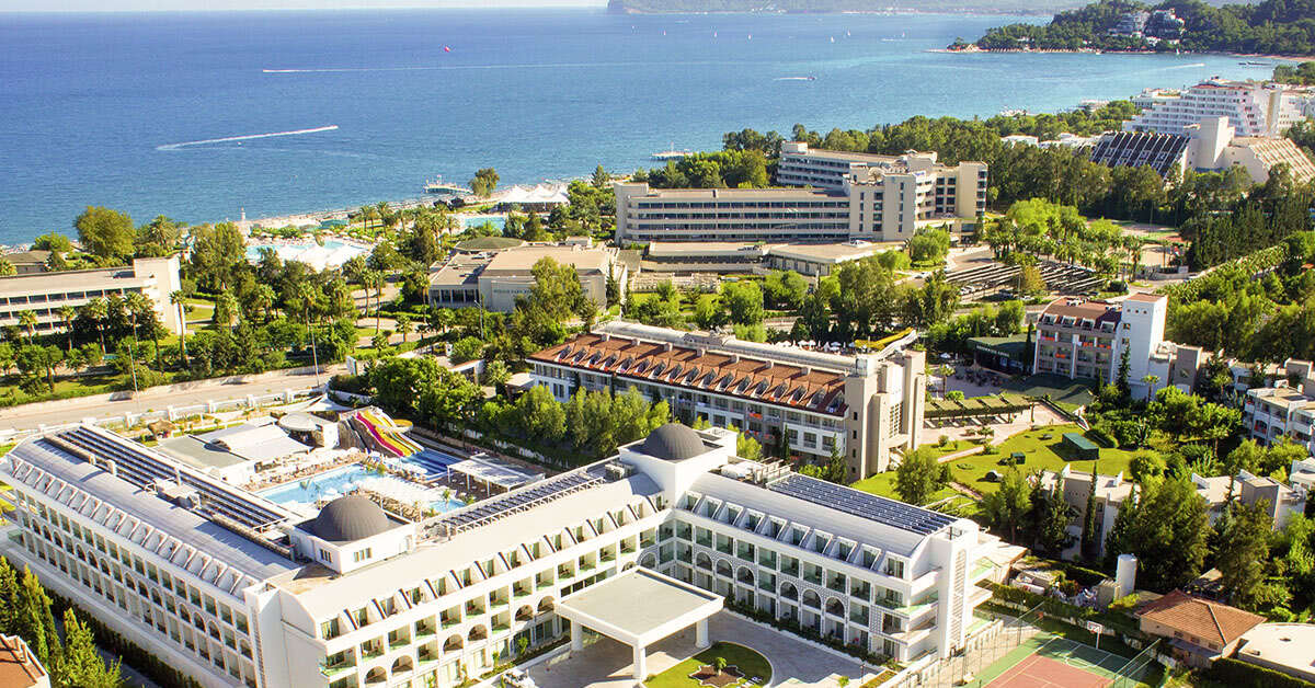 Een foto van de buitenkant van Karmir Resort & Spa