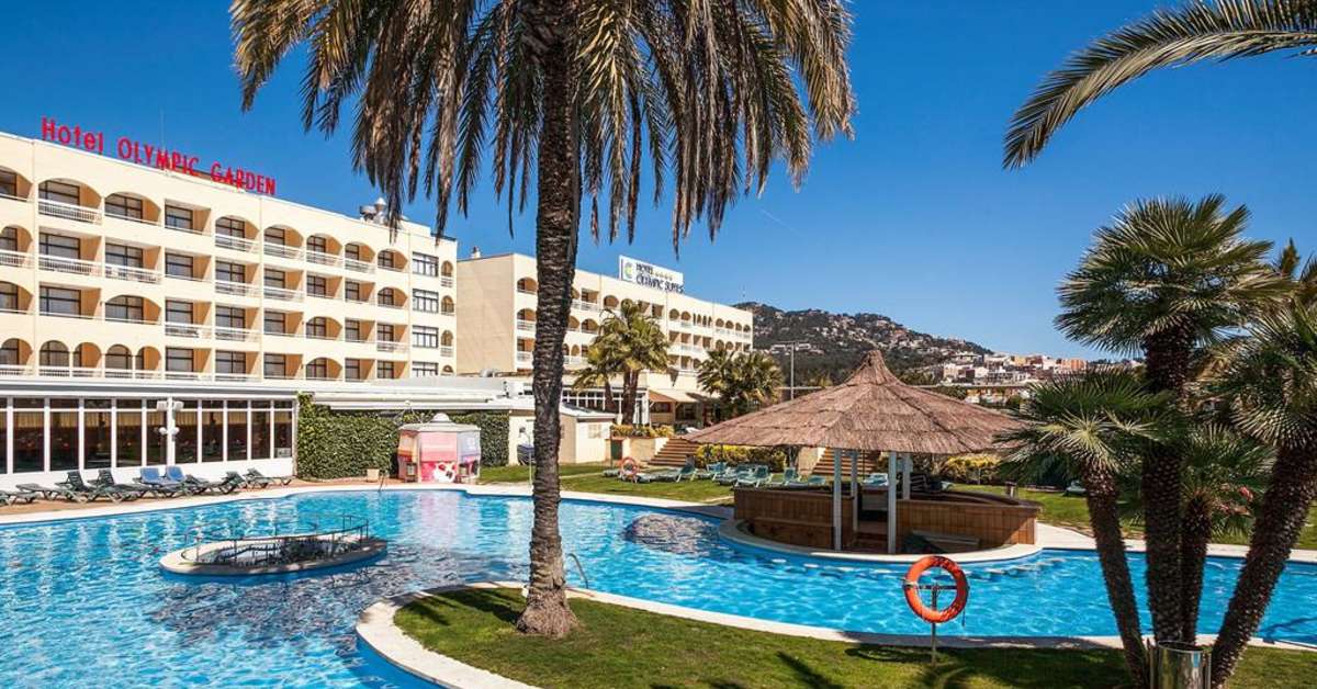 Een foto van het zwembad bij Hotel Evenia Olympic Palace
