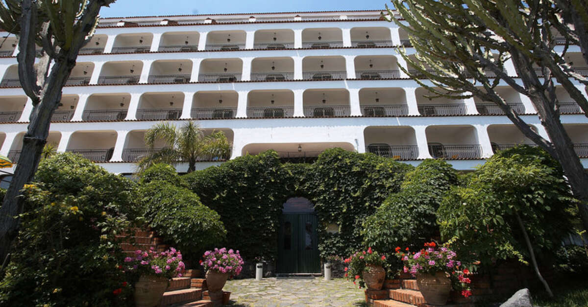 Ein Foto von der Außenansicht des Delta Hotels Giardini Naxos