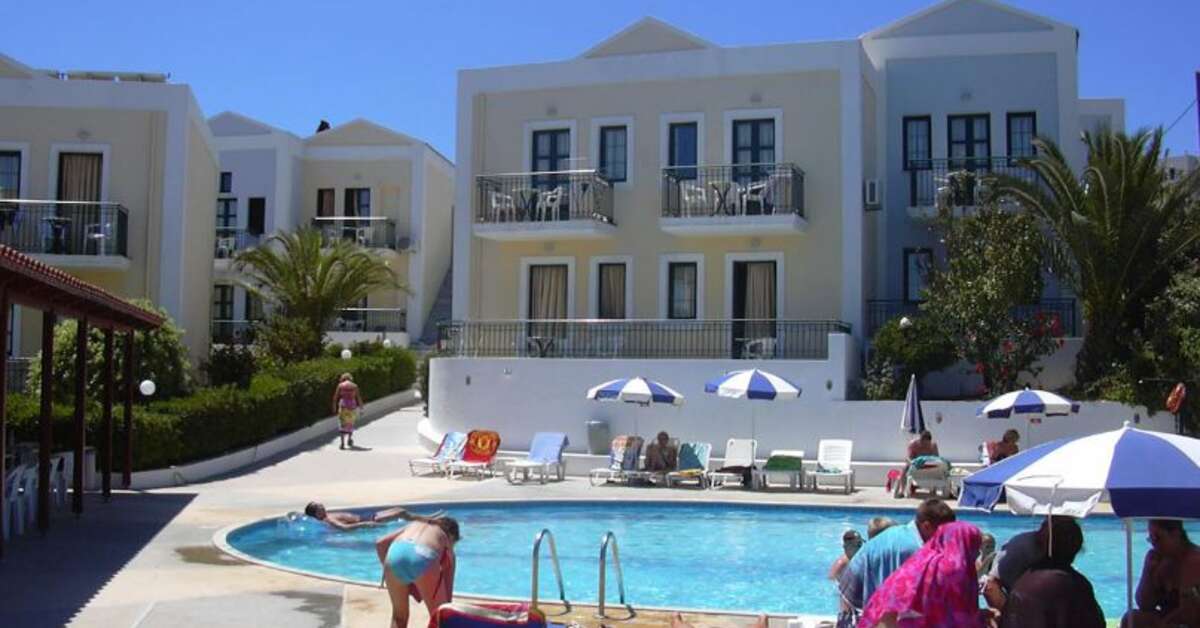 Ein Foto vom Pool im Camari Garden Hotel & Apartments