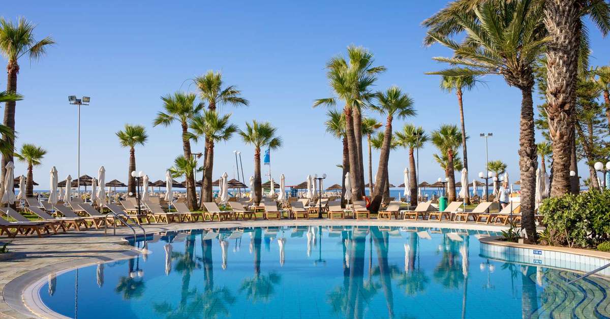 Een foto van The Golden Bay Beach Hotel