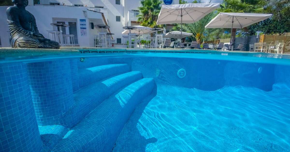 Een foto van het zwembad bij Hotel La Concha Soul