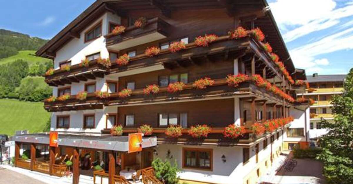 Ein Foto von der Außenansicht des Hotel Eva Village