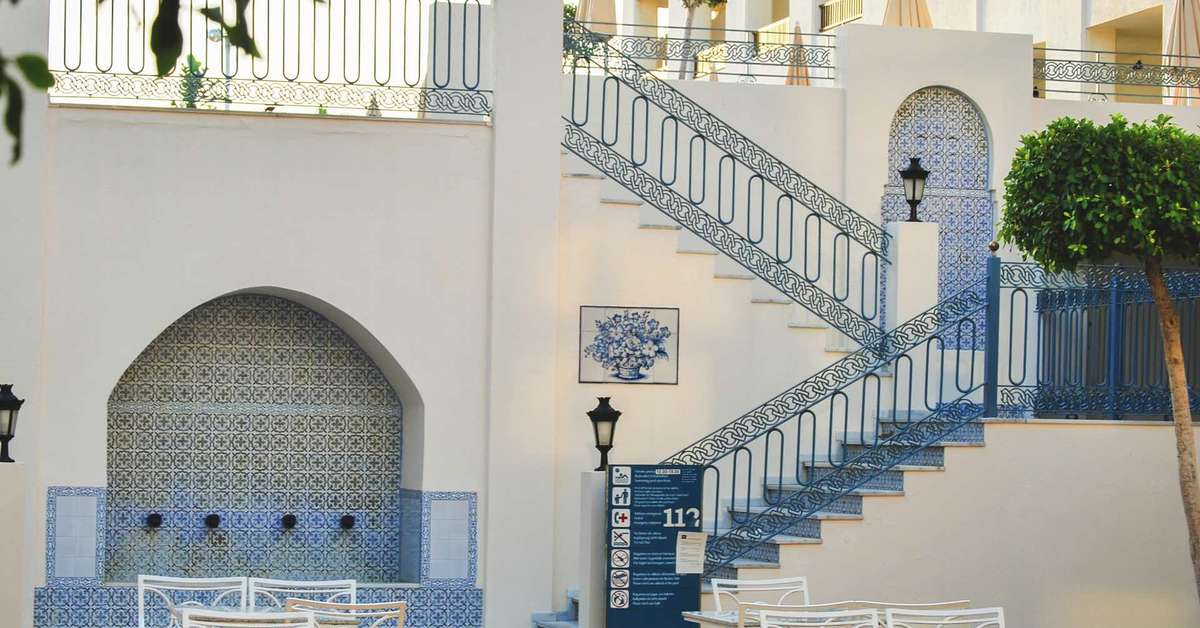 Een foto van het terras bij Mac Puerto Marina Benalmadena
