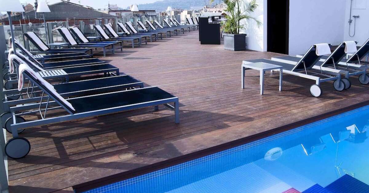 Ein Foto vom Pool im Axel Hotel Barcelona