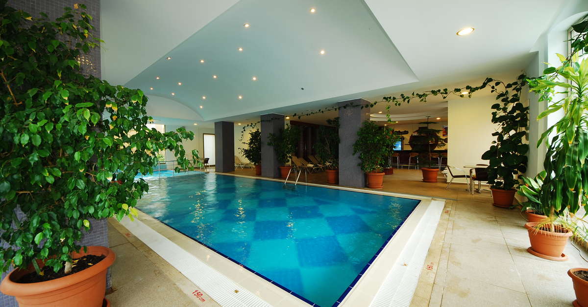 Een foto van het zwembad bij Grand Pasa Hotel