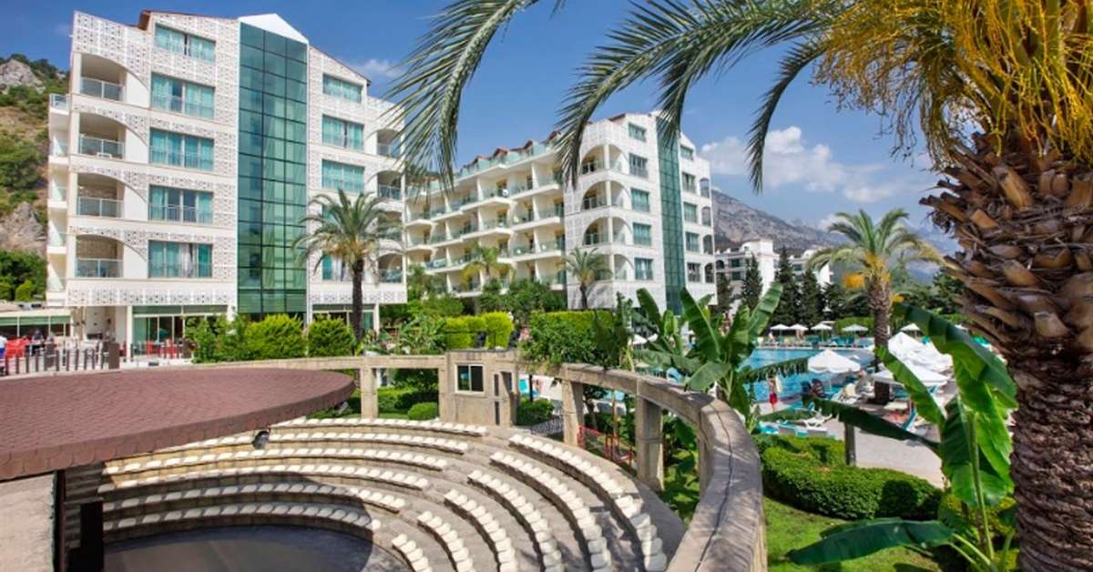 Een foto van de buitenkant van Hotel Grand Ring