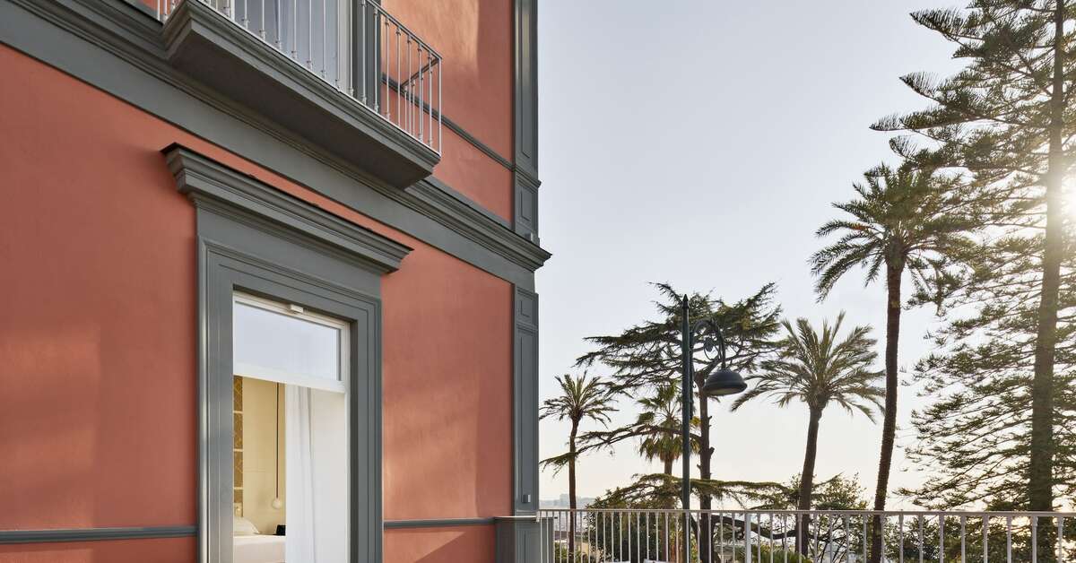 Ein Foto De Bonart Naples Curio Collection by Hilton