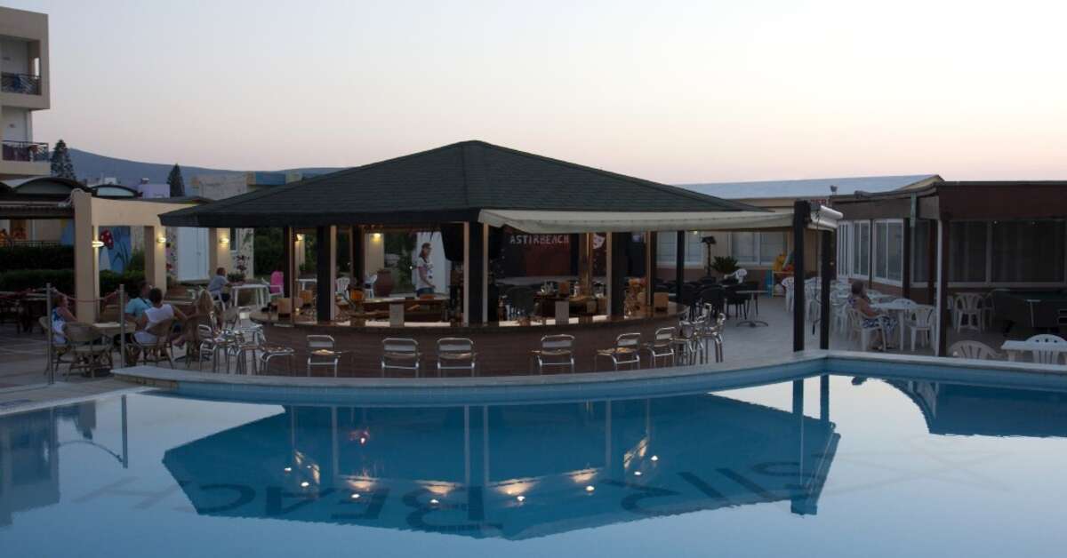 Een foto van het zwembad bij Hotel Astir Beach
