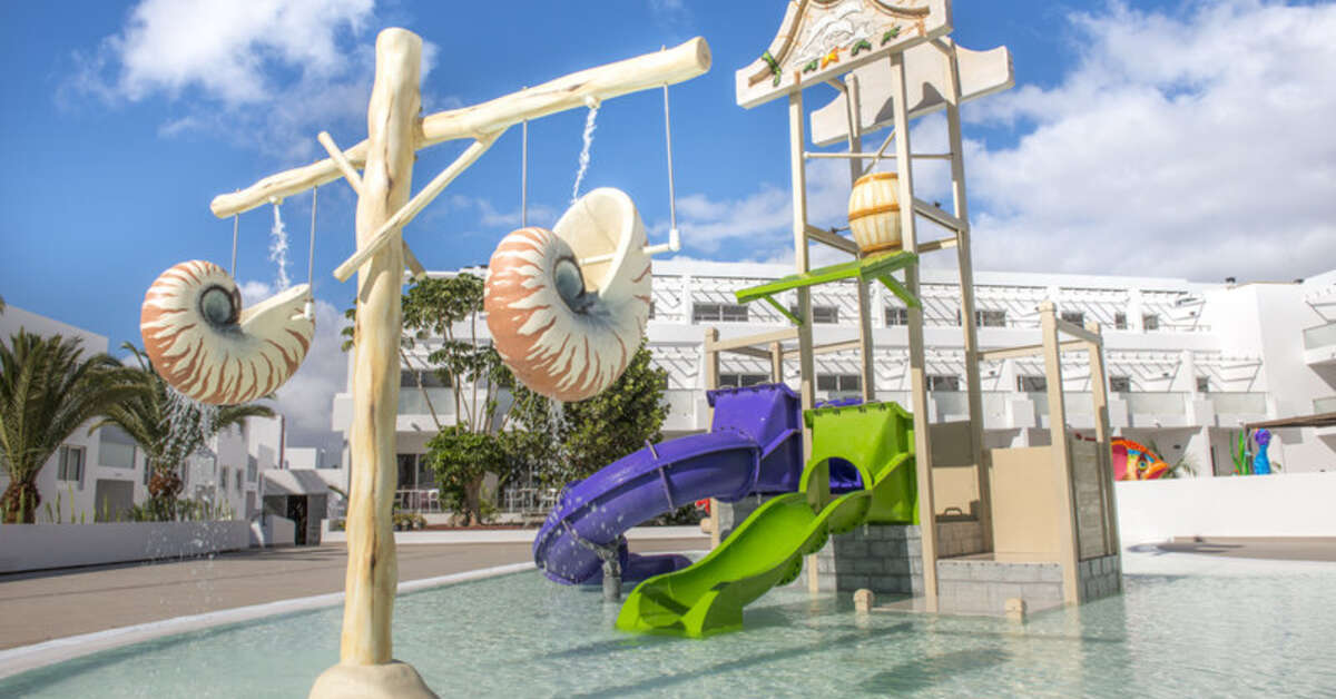 Een foto van het zwembad bij Sentido Aequora Lanzarote Suites