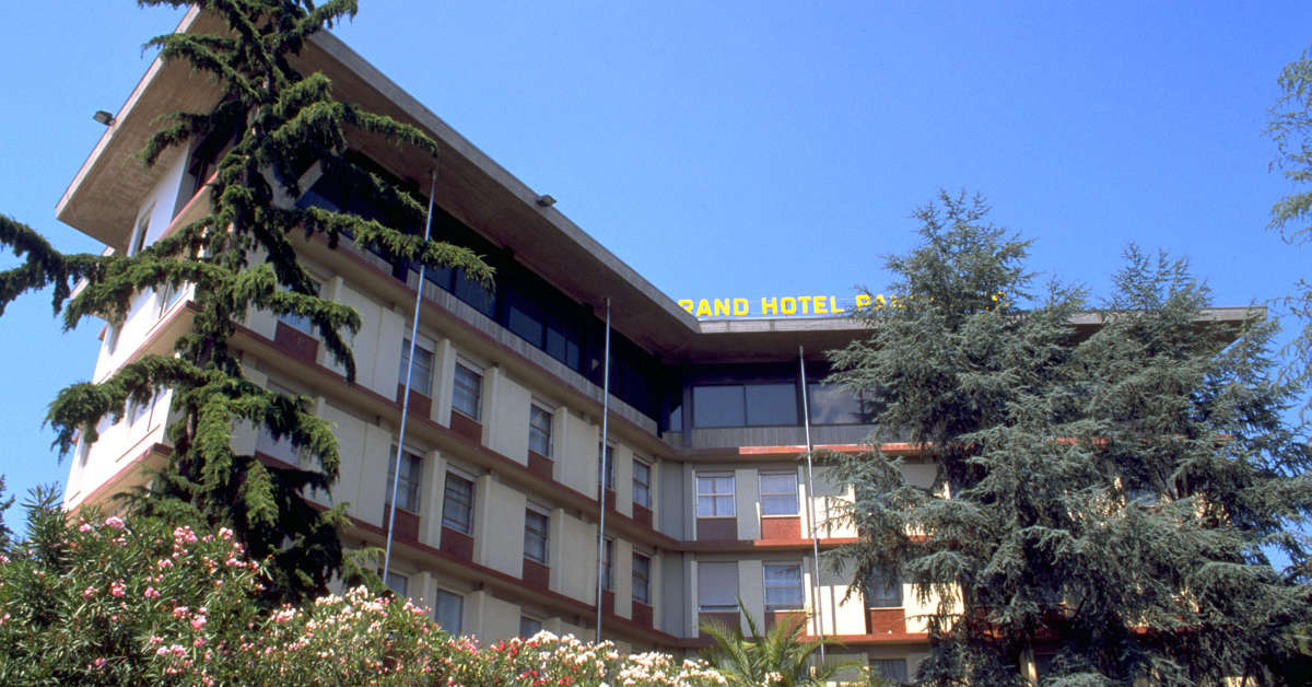 Ein Foto von der Außenansicht des Grand Hotel Panoramic