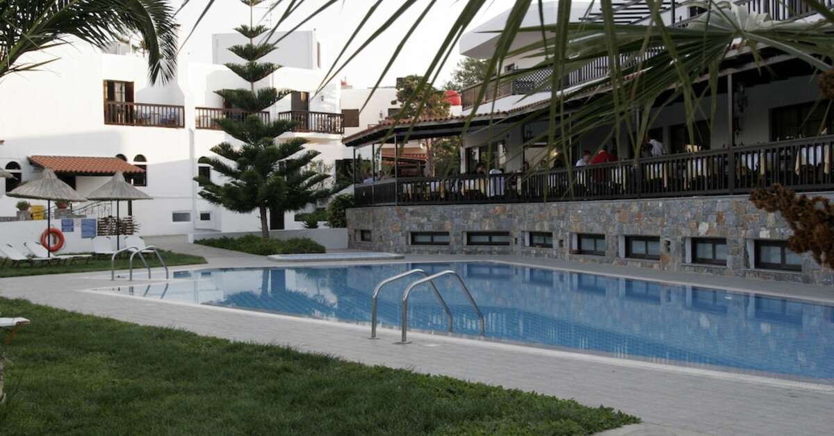 Een foto van het zwembad bij Hersonissos Maris