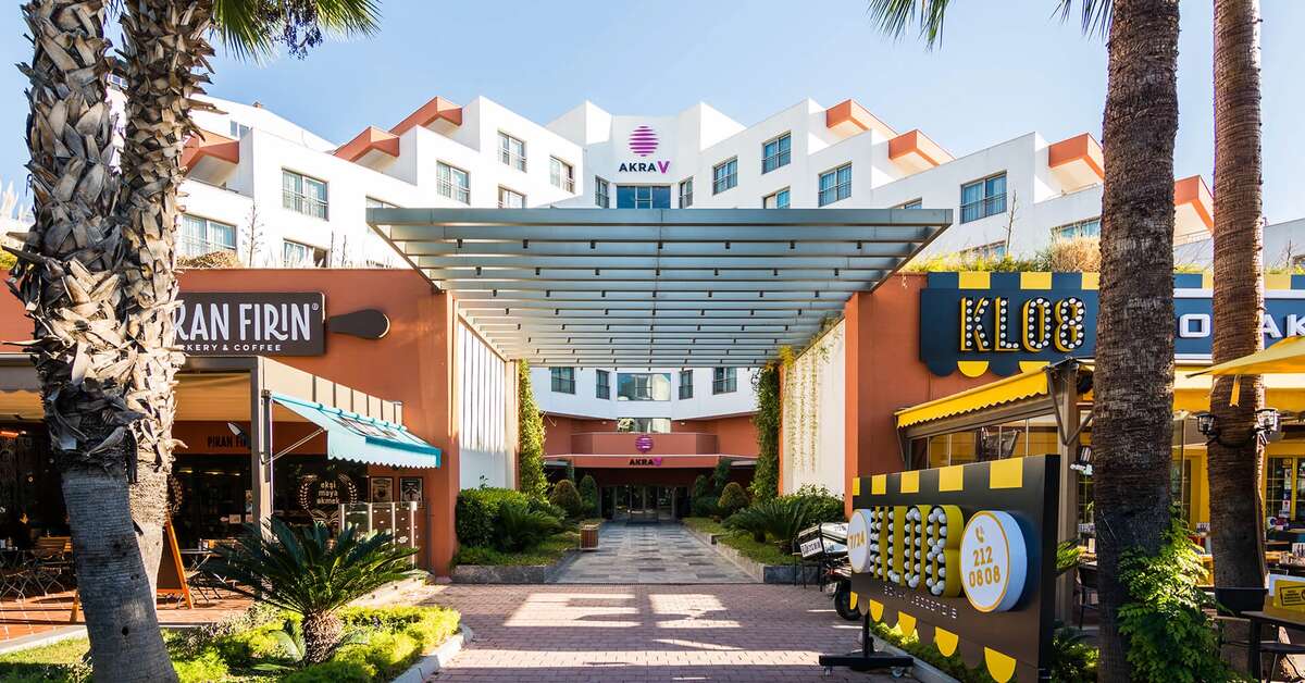 Een foto van de buitenkant van Akra V Hotel