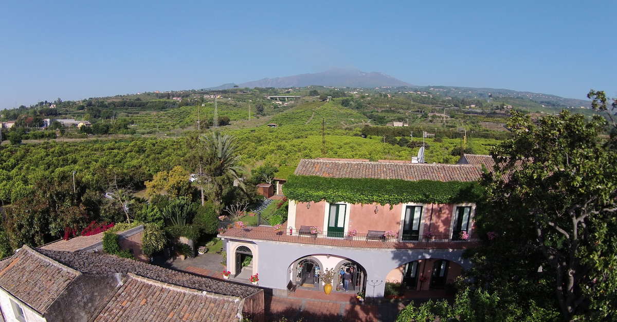 Ein Foto von der Außenansicht des Hotel Etna