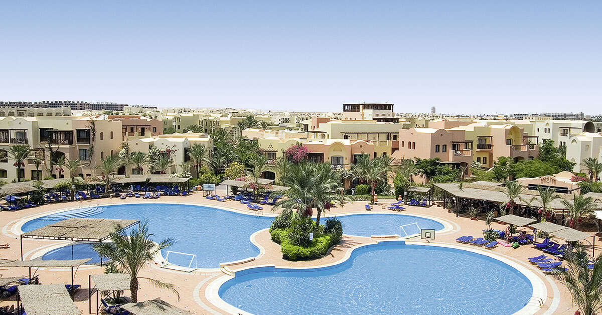 Een foto van het zwembad bij Jaz Makadi Saraya Resort