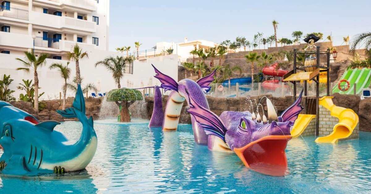 Een foto van het zwembad bij Globales Los Patos Park